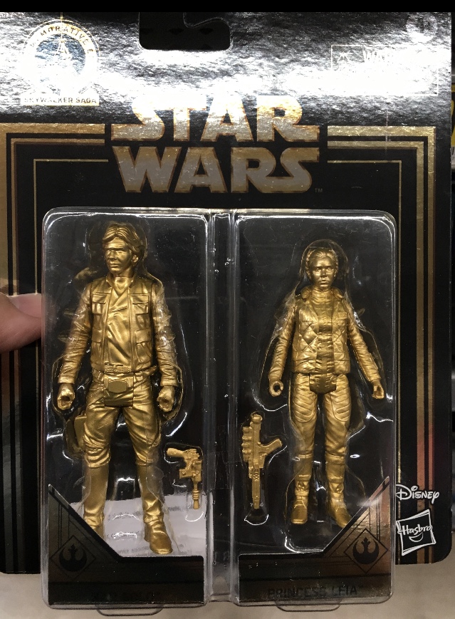 Details about   Star Wars Commemorative Edition Skywalker Saga Gold Luke Skywalker & Chewbacca 