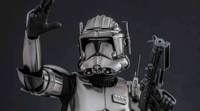 Hot Toys Exclusive 1:6 Scale Commander Cody (Chrome Edition)